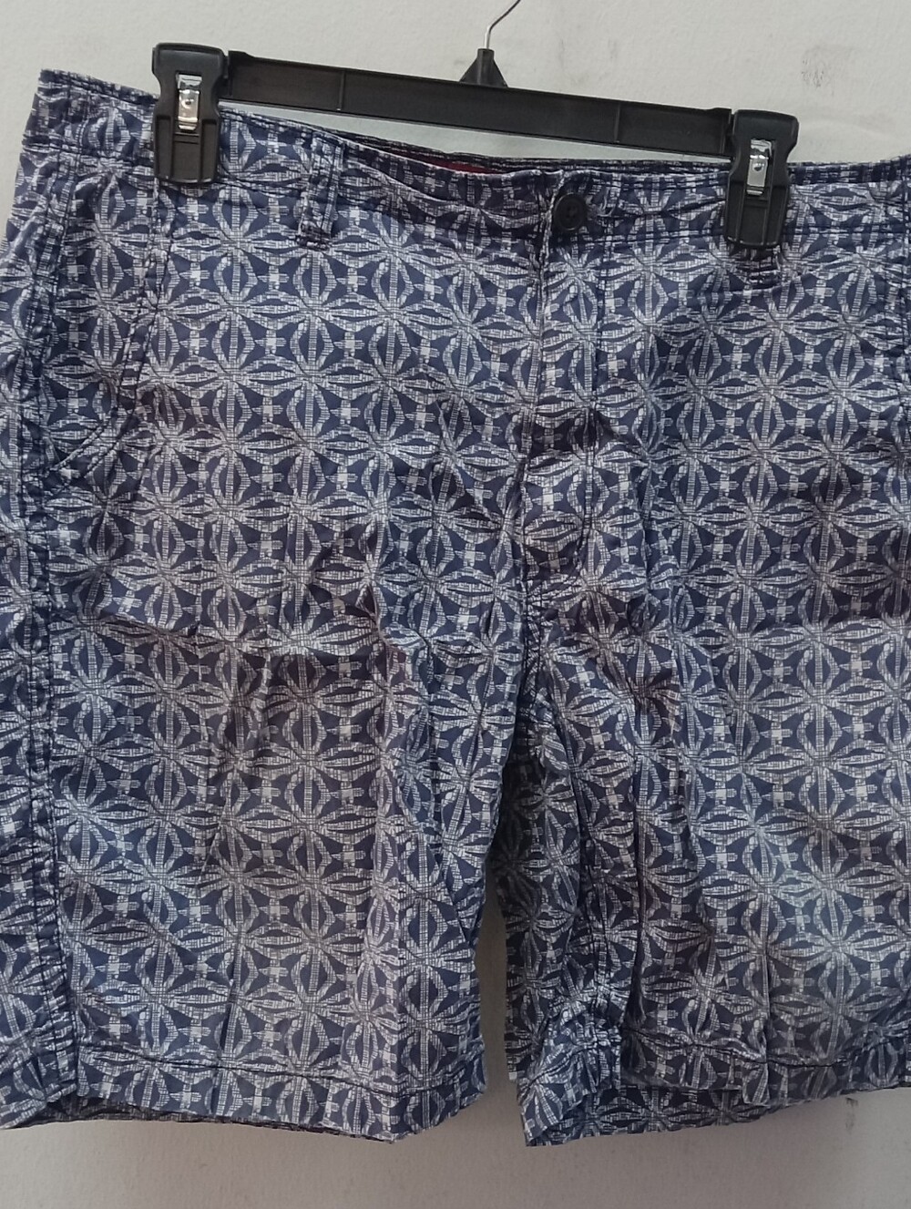 Arizona Jean Company Blue and White Patterned Shorts Sz 34